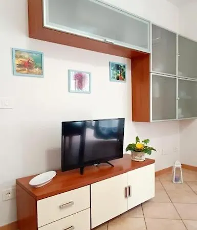 Isola 156 Apartment *